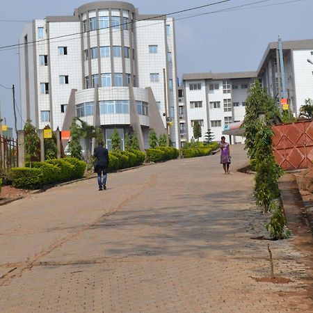 Azam Hotel Bamenda Eksteriør bilde
