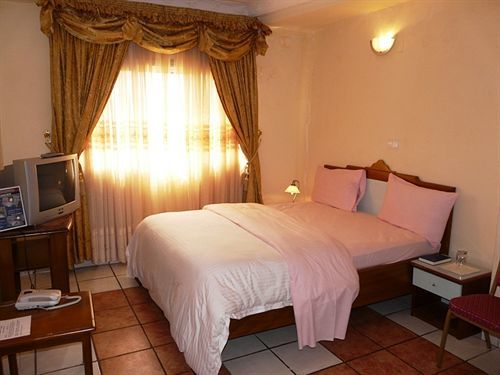 Azam Hotel Bamenda Eksteriør bilde