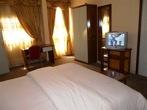 Azam Hotel Bamenda Eksteriør bilde