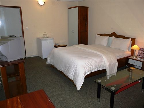 Azam Hotel Bamenda Eksteriør bilde