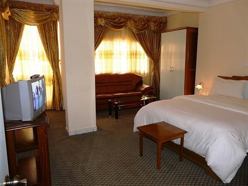 Azam Hotel Bamenda Eksteriør bilde